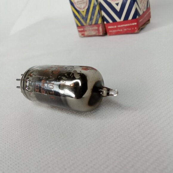 Mid Century Electronic Tube With Box Set Of 2 Philco Model 2CY5 NOS NIB 1950s - Picture 3 of 10
